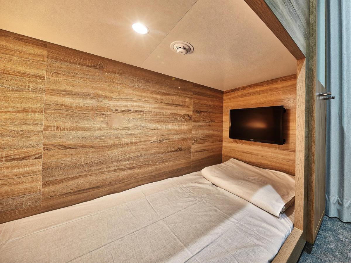 Cabin&Hotel Retime Наха Екстериор снимка